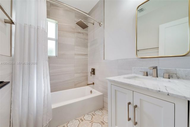 6356 SW 14th St, West Miami, FL 33144