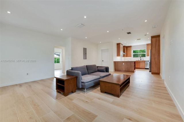 6356 SW 14th St, West Miami, FL 33144