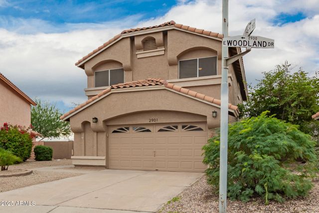 2901 E Woodland Drive, Phoenix, AZ 85048