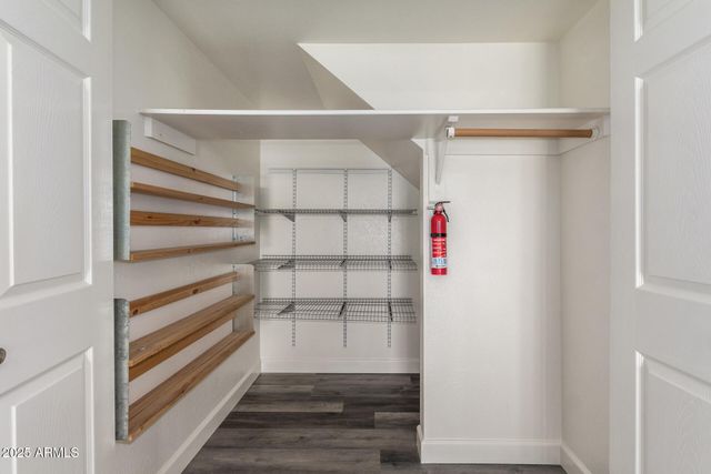 2901 E Woodland Drive, Phoenix, AZ 85048