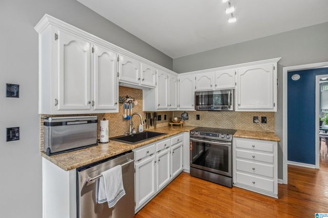 501 DOGWOOD FOREST CIRCLE, Alabaster, AL 35007