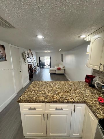 5580 W 26th Ct 204, Hialeah, FL 33016