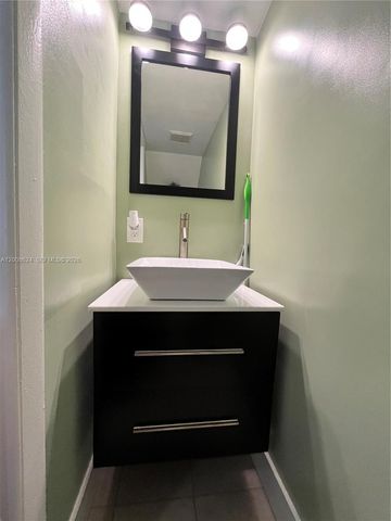 5580 W 26th Ct 204, Hialeah, FL 33016