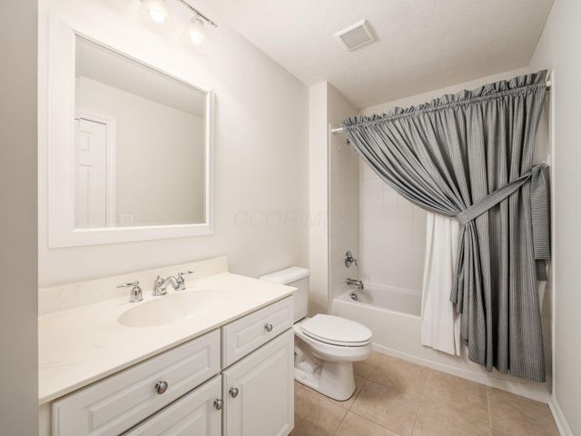 210 Tinley Park Circle, Delaware, OH 43015