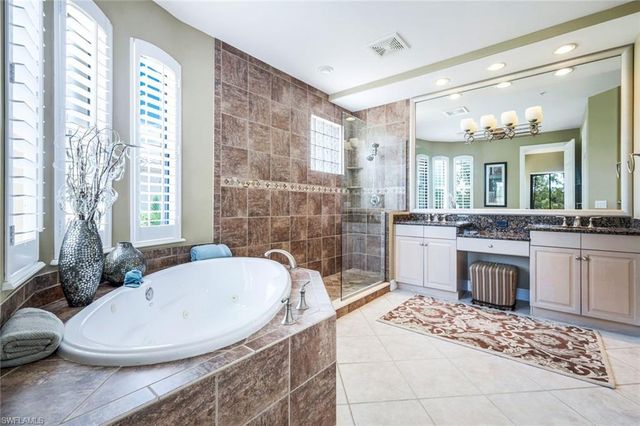 2826 Tiburon BLVD E 103, Naples, FL 34109
