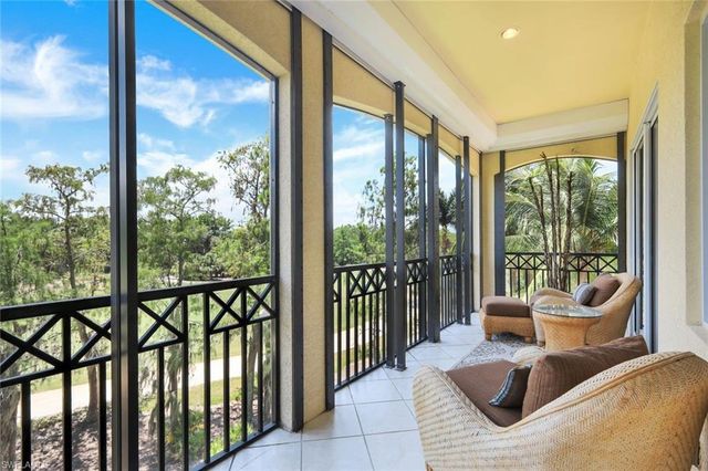 2826 Tiburon BLVD E 103, Naples, FL 34109