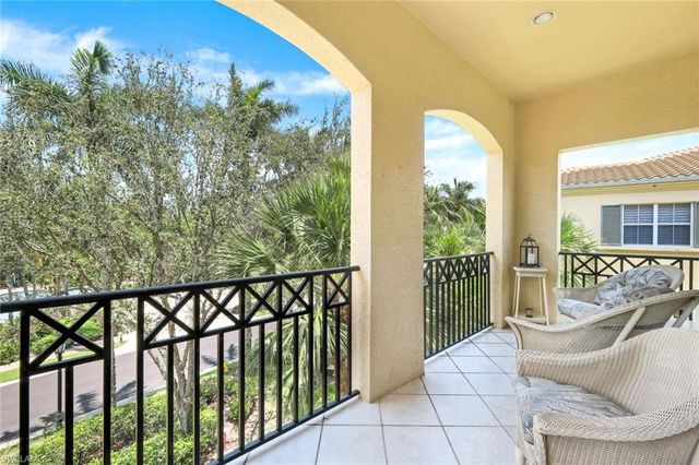2826 Tiburon BLVD E 103, Naples, FL 34109