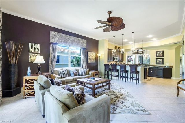 2826 Tiburon BLVD E 103, Naples, FL 34109