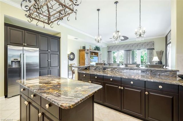 2826 Tiburon BLVD E 103, Naples, FL 34109