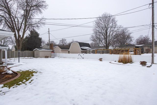 524 MICHAEL STREET, Combined Locks, WI 54113