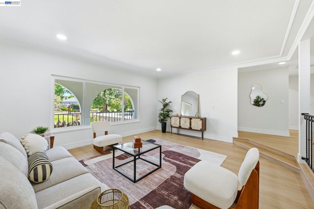 540 Hamilton Way, Pleasanton, CA 94566