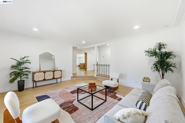 540 Hamilton Way, Pleasanton, CA 94566