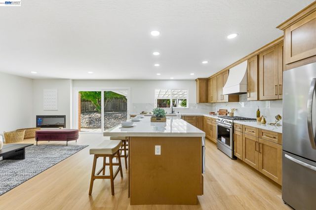 540 Hamilton Way, Pleasanton, CA 94566
