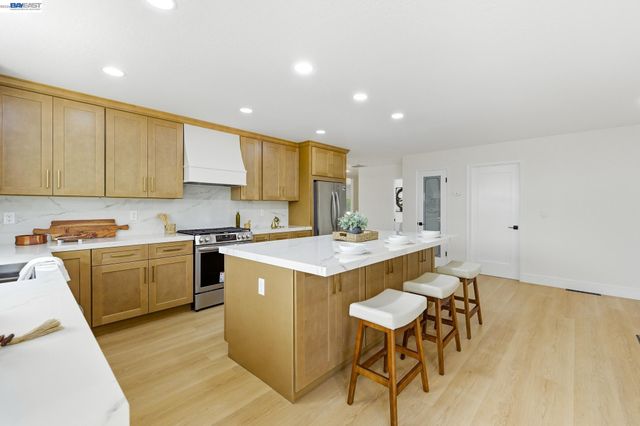 540 Hamilton Way, Pleasanton, CA 94566