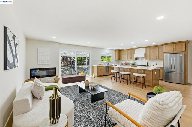 540 Hamilton Way, Pleasanton, CA 94566