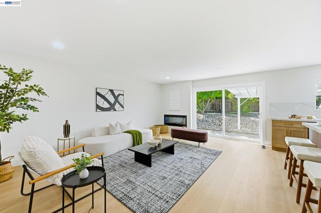 540 Hamilton Way, Pleasanton, CA 94566