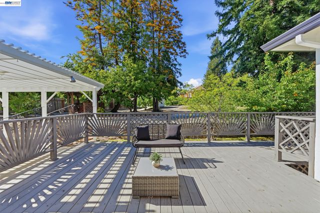 540 Hamilton Way, Pleasanton, CA 94566