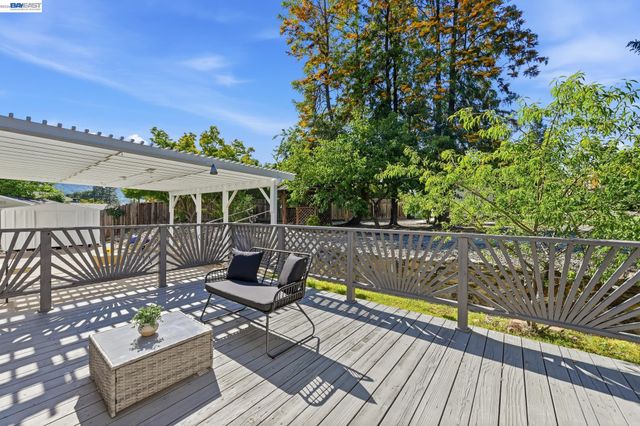 540 Hamilton Way, Pleasanton, CA 94566
