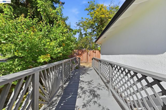 540 Hamilton Way, Pleasanton, CA 94566