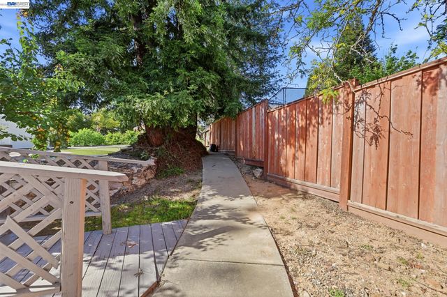 540 Hamilton Way, Pleasanton, CA 94566