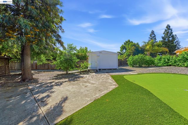540 Hamilton Way, Pleasanton, CA 94566