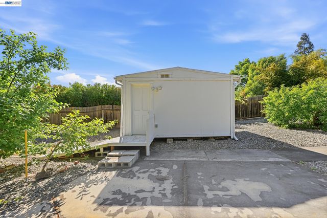 540 Hamilton Way, Pleasanton, CA 94566