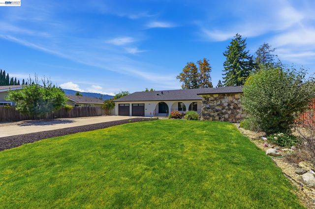 540 Hamilton Way, Pleasanton, CA 94566