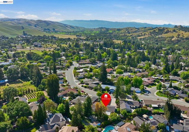 540 Hamilton Way, Pleasanton, CA 94566
