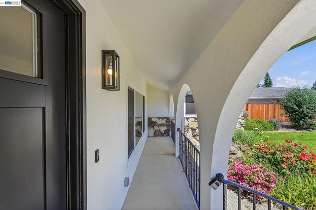 540 Hamilton Way, Pleasanton, CA 94566