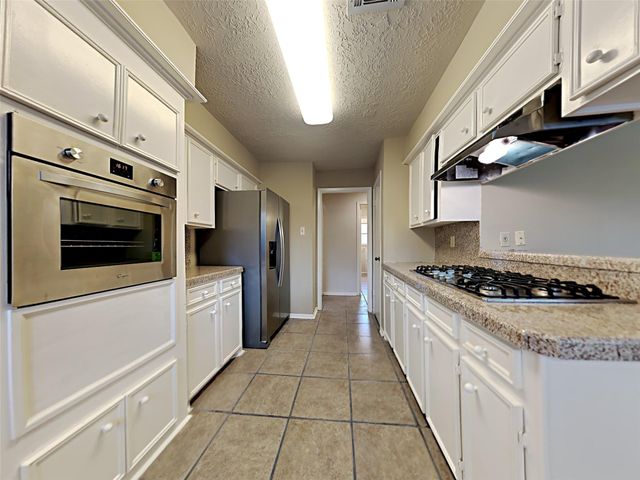 603 Blue Ridge Drive, Shenandoah, TX 77381