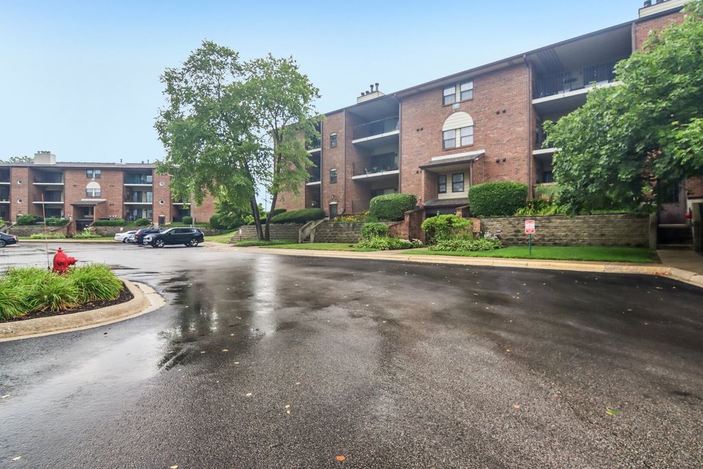 720 Weidner Road 200, Buffalo Grove, IL 60089 — photo 2