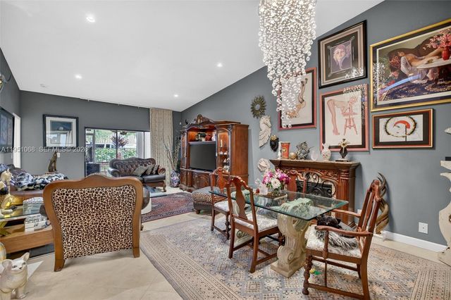 21248 Harbor Way 243-24, Aventura, FL 33180