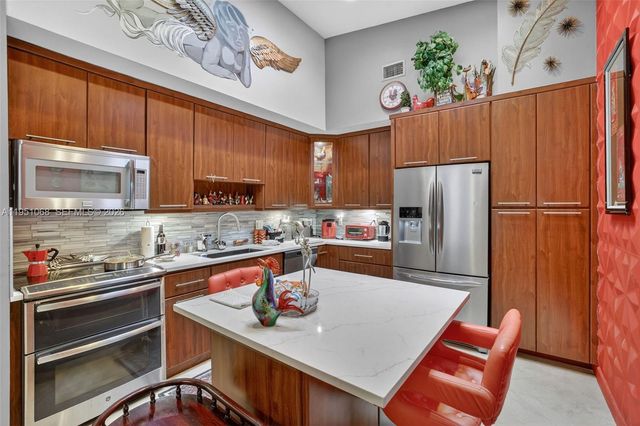 21248 Harbor Way 243-24, Aventura, FL 33180