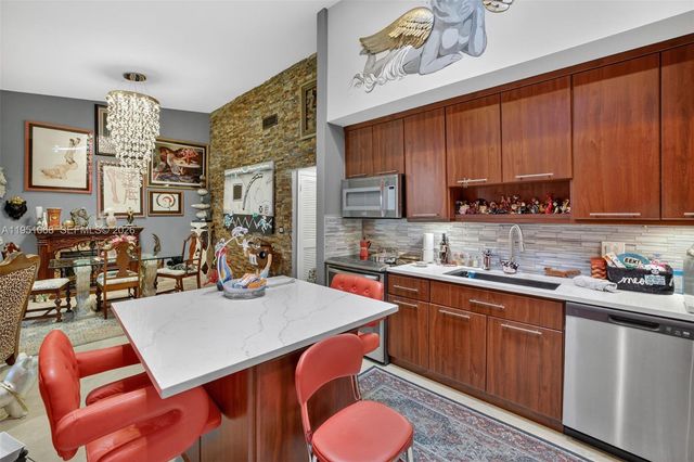 21248 Harbor Way 243-24, Aventura, FL 33180