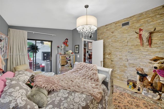 21248 Harbor Way 243-24, Aventura, FL 33180