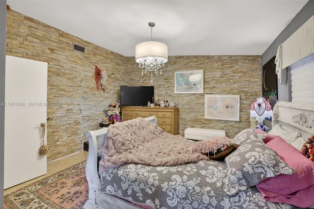 21248 Harbor Way 243-24, Aventura, FL 33180