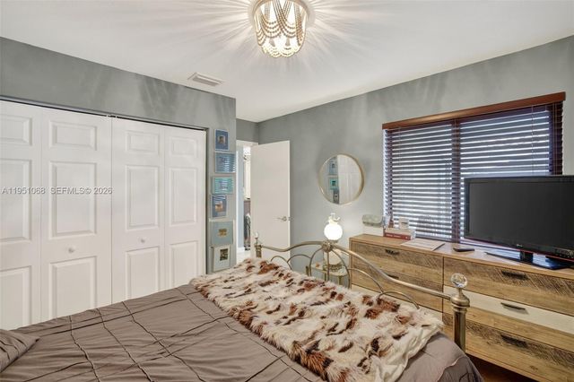 21248 Harbor Way 243-24, Aventura, FL 33180