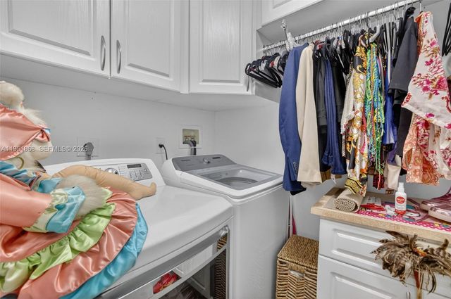 21248 Harbor Way 243-24, Aventura, FL 33180