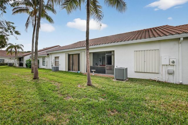 21248 Harbor Way 243-24, Aventura, FL 33180