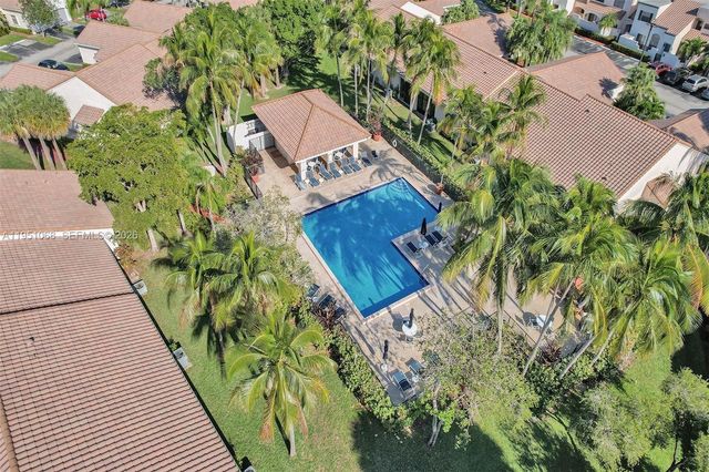 21248 Harbor Way 243-24, Aventura, FL 33180