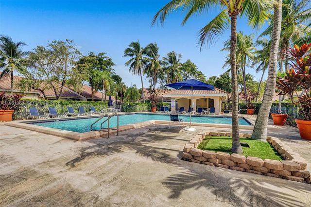 21248 Harbor Way 243-24, Aventura, FL 33180