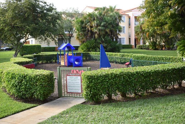160 YACHT CLUB Way 210, Hypoluxo, FL 33462