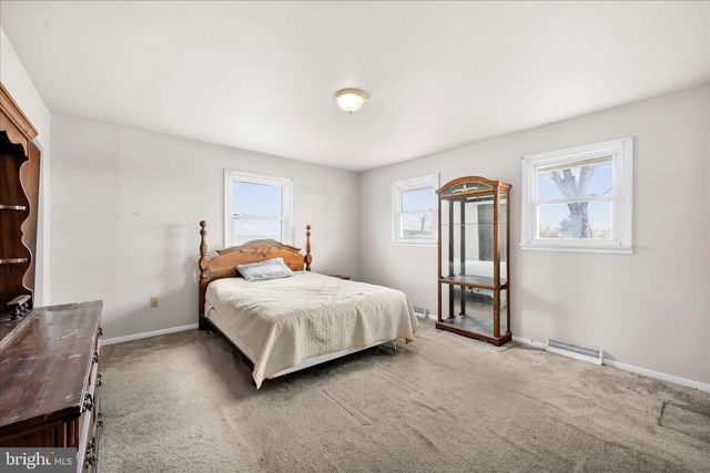 417 MOUNT ZION RD, Carlisle, PA 17015
