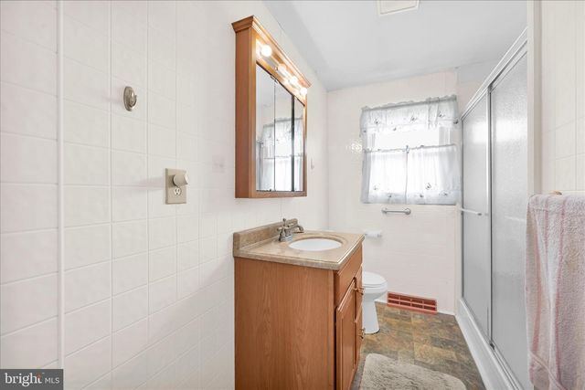 417 MOUNT ZION RD, Carlisle, PA 17015