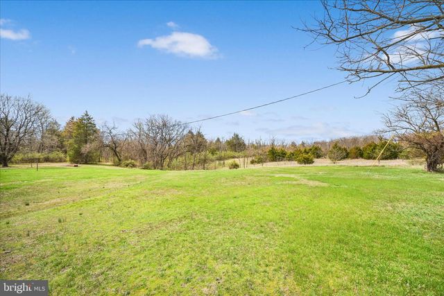 417 MOUNT ZION RD, Carlisle, PA 17015