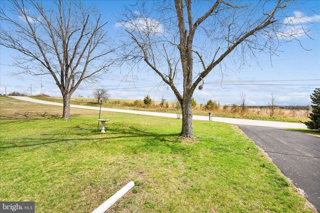 417 MOUNT ZION RD, Carlisle, PA 17015