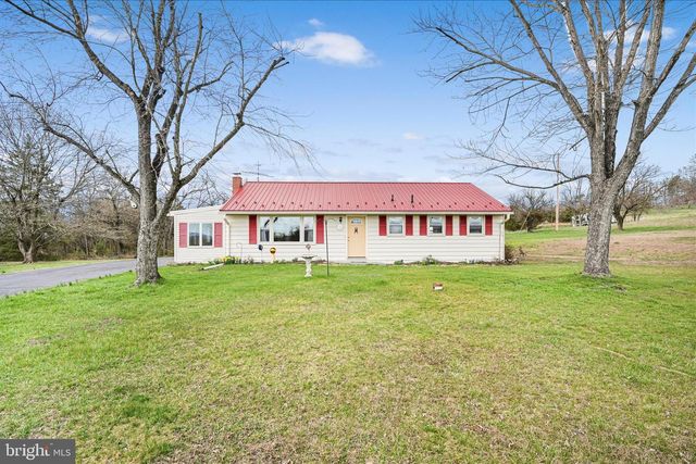 417 MOUNT ZION RD, Carlisle, PA 17015