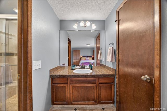 4316 S Blackhawk Way, Aurora, CO 80015