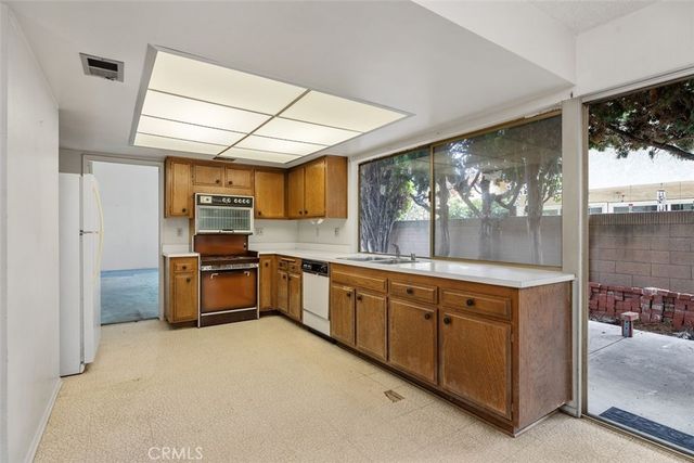 10042 Sprit Circle, Huntington Beach, CA 92646