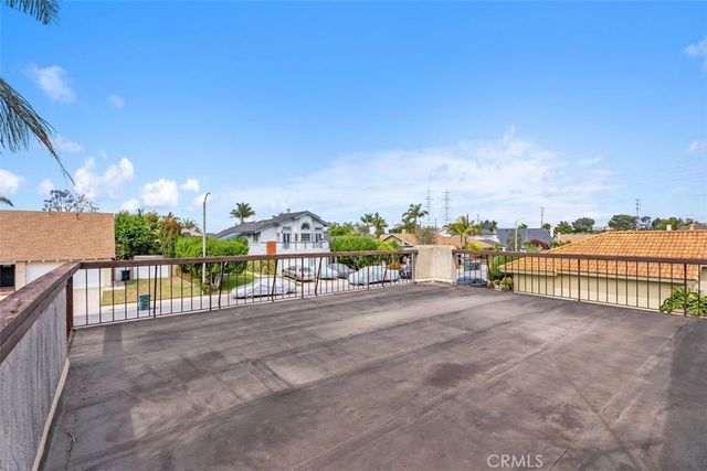 10042 Sprit Circle, Huntington Beach, CA 92646